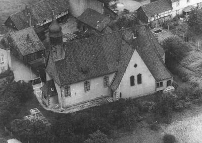 Kirche Spur der Steine - Luftaufnahme